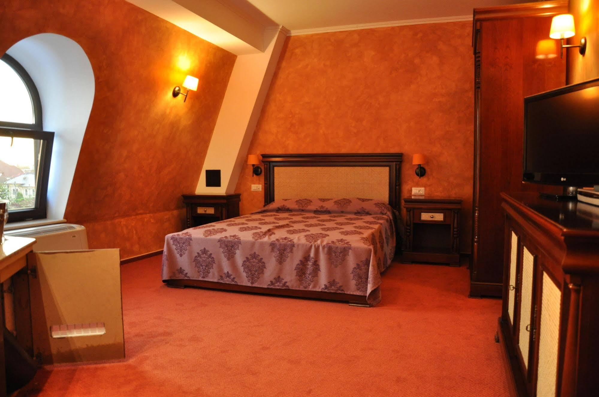 Vigo Grand Hotel Πλοέστι Εξωτερικό φωτογραφία