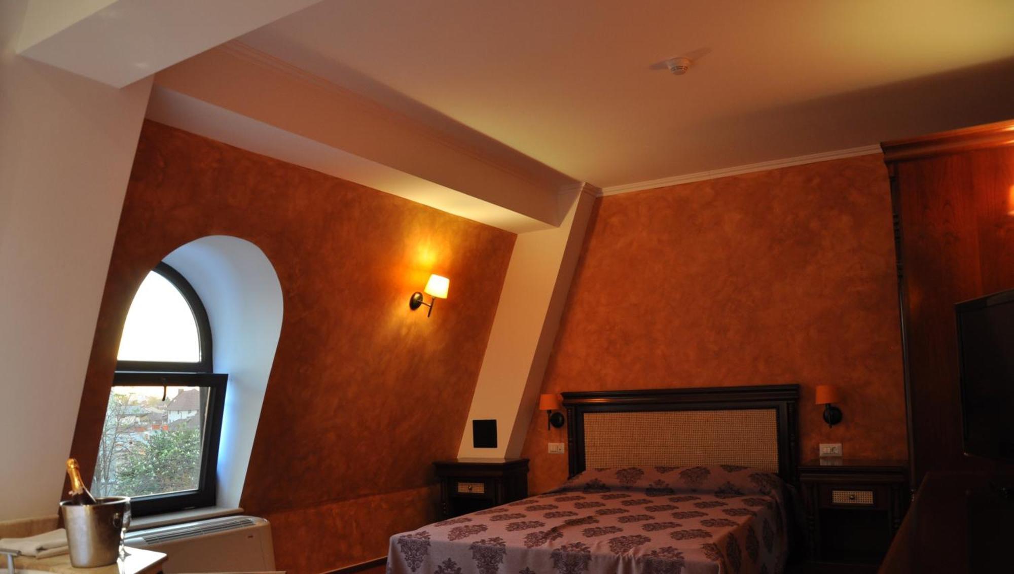 Vigo Grand Hotel Πλοέστι Δωμάτιο φωτογραφία