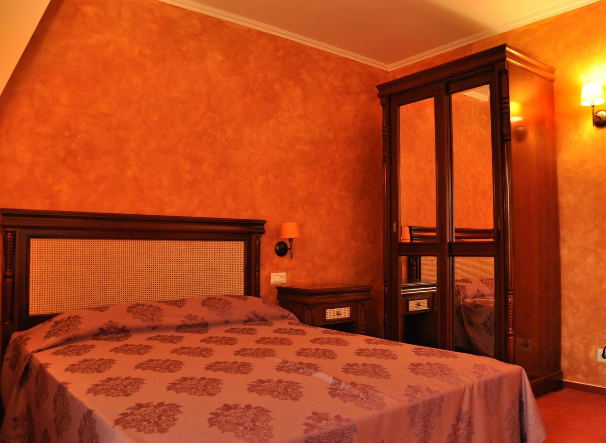 Vigo Grand Hotel Πλοέστι Δωμάτιο φωτογραφία